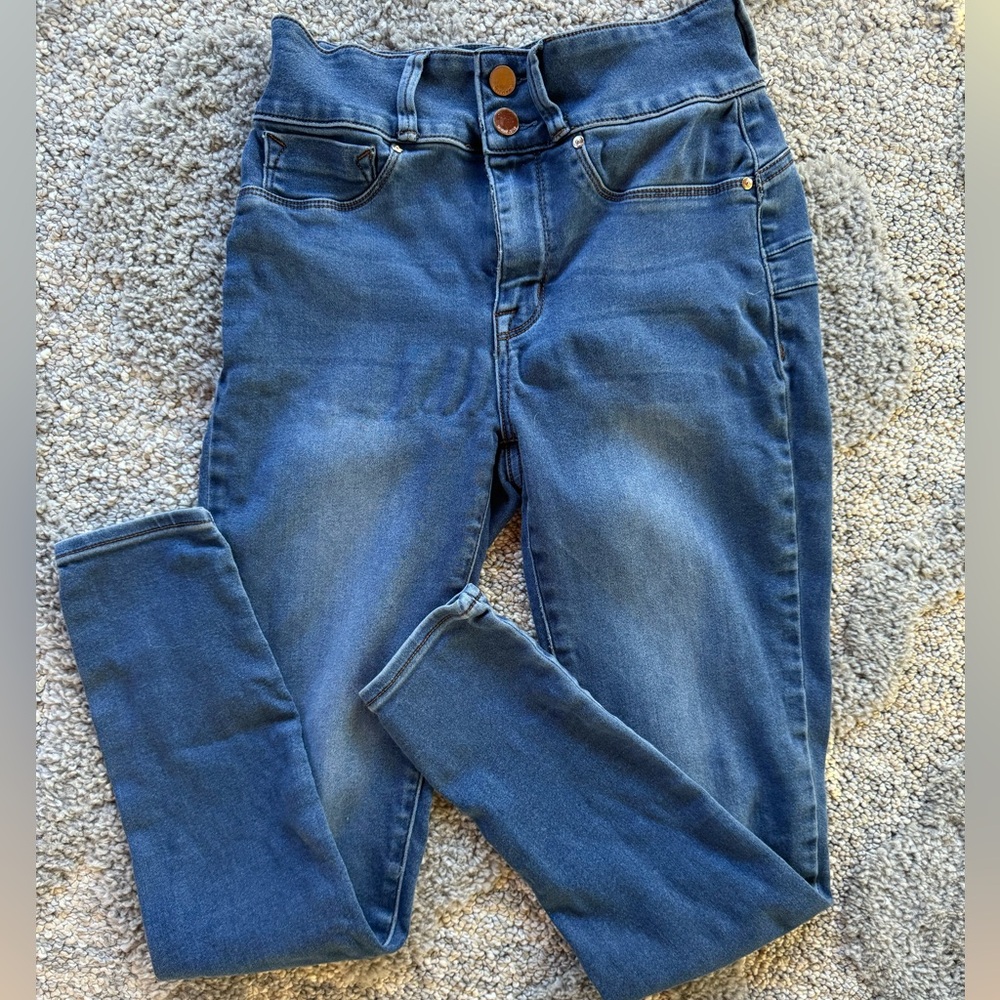 Seven Skinny Jeans. Size 6